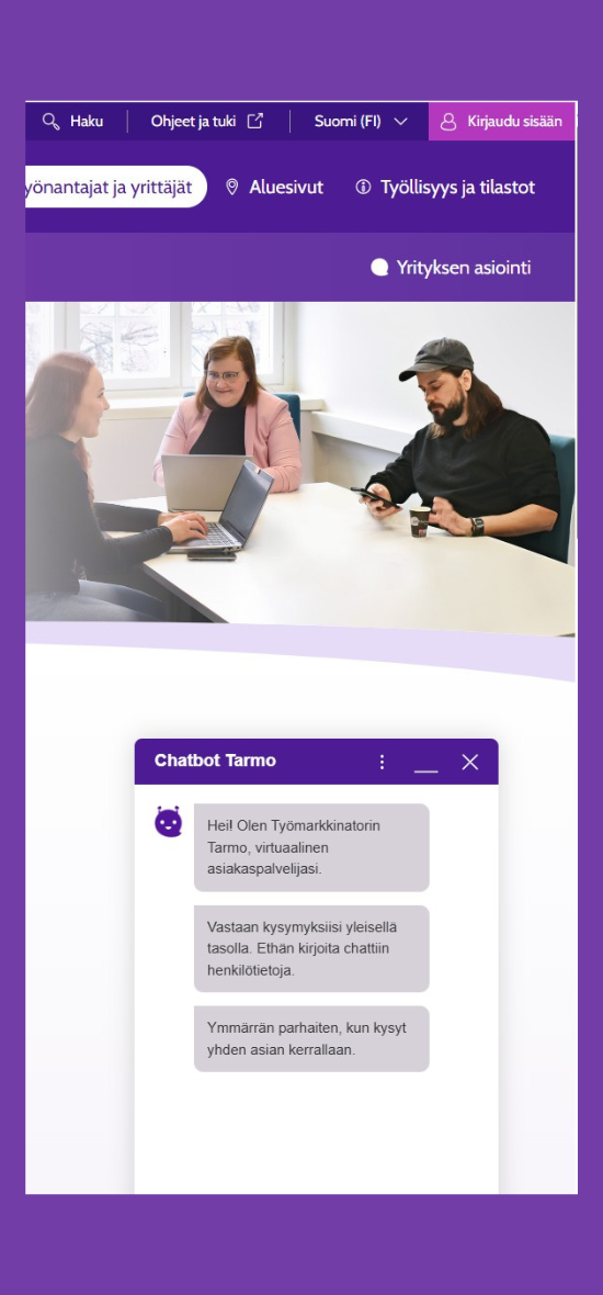 Kuvakaappaus työmarkkinatorilta, jossa näkyy kirjautumisvaihtoehto sekä aukinainen chatbot