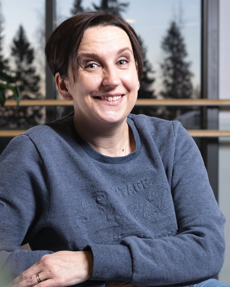 Kuvassa TE-asiantuntija Sanna Lenkola.