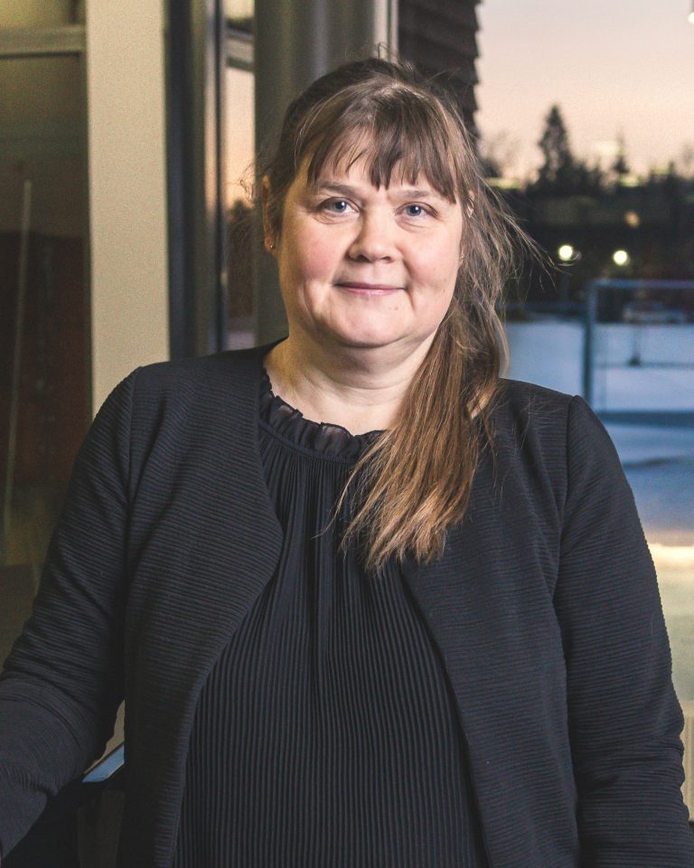 Kuvassa TE-asiantuntija Tanja Sarpola.